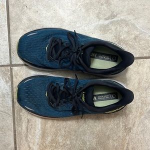 Hoka Clifton 8 EUC Running Shoes